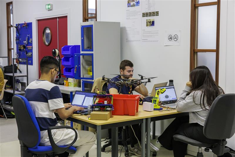 Espace, défense, recherche : comment l’Ipsa entend former les ingénieurs dans un monde sous contraintes