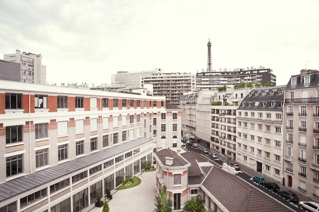 Avec les IA OMNES Education fait évoluer le modèle pédagogique de ses 15 écoles