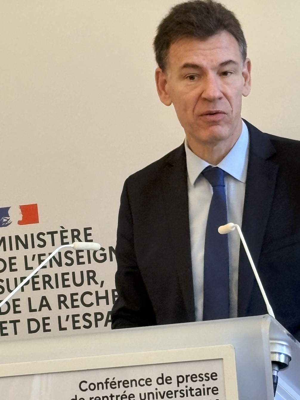 Optimiste sur les questions de formation Philippe Baptiste s’inquiète pour la recherche française